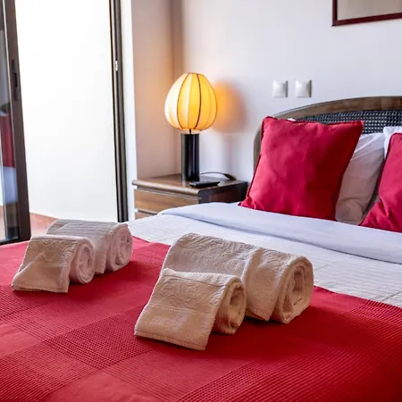 Апартаменты Cais - By Smarthomes Сан-Мартинью-ду-Порту